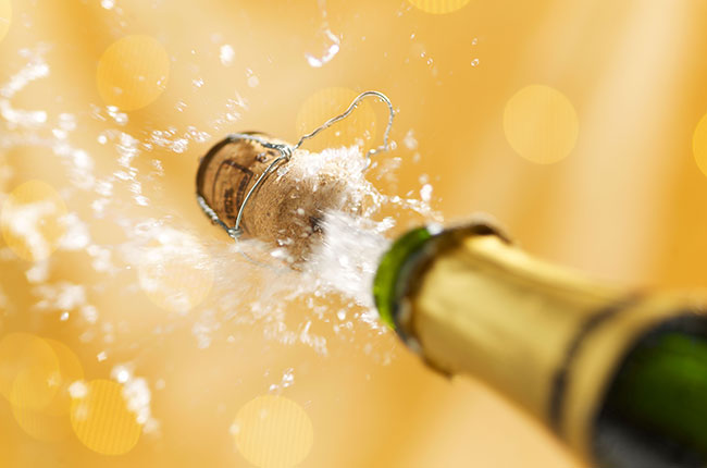 champagne-cork-popping-alamy-dnmh7j.jpg