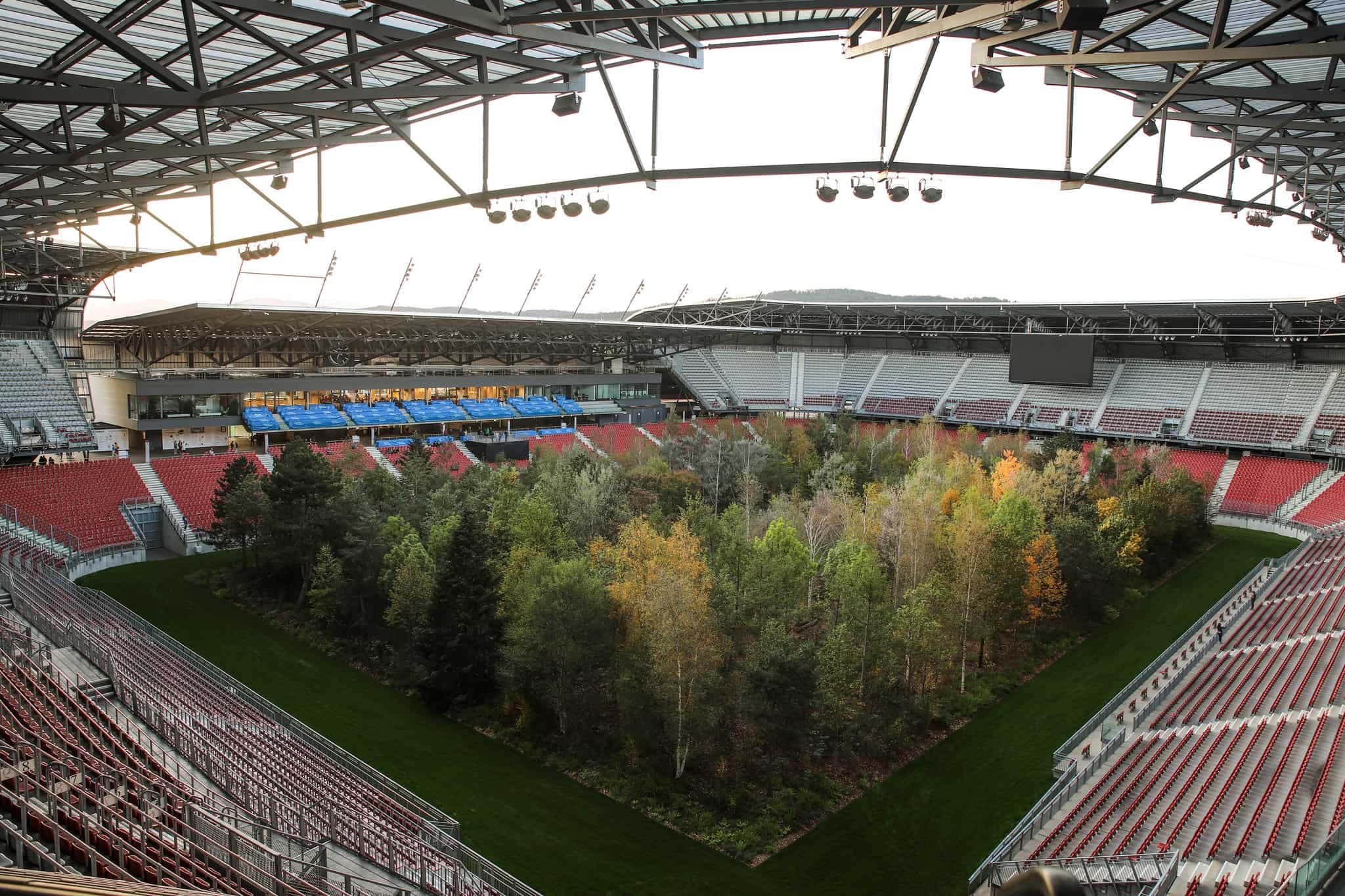 21368697_xxl_green_stadion-min.jpg