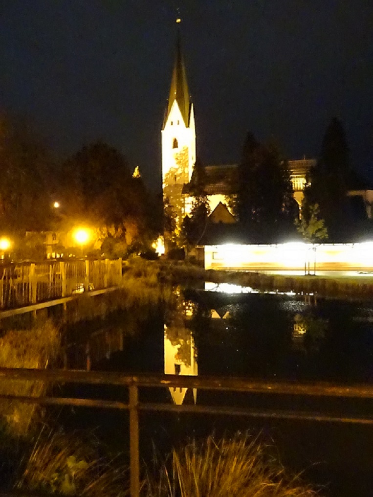 ob_herbst_kirche_2.jpg