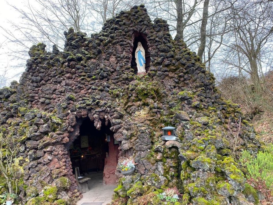 grotte_in_rohren.jpg