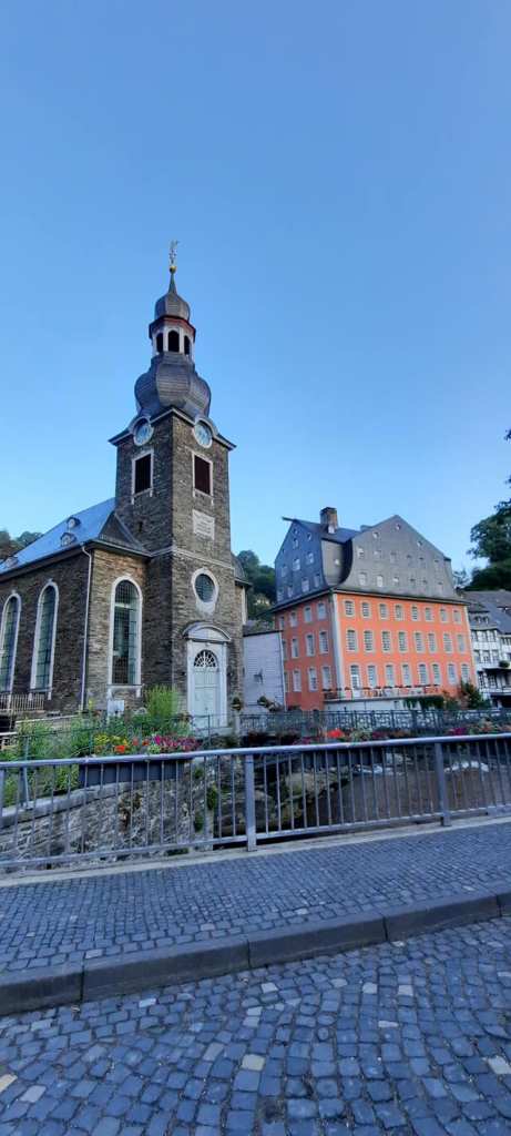 rotes_haus_monschau.jpg