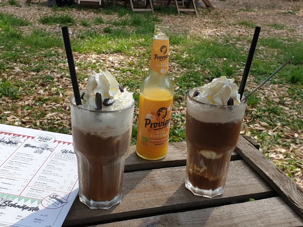 eiskaffee_beim_hei__en_franken.jpg