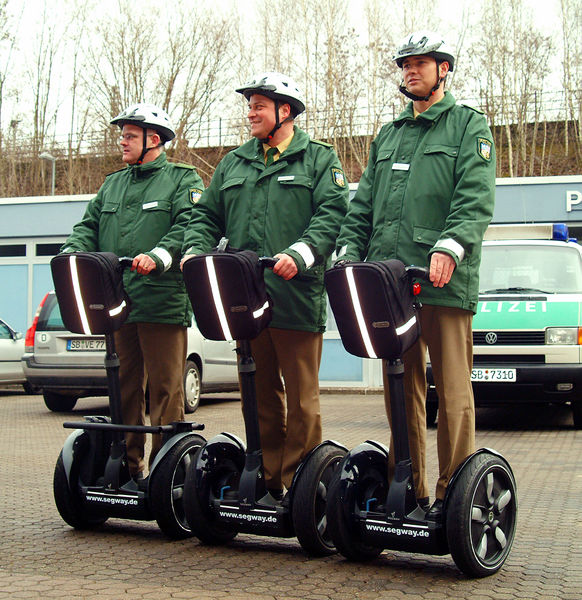 582px-segway_polizei_3.jpg