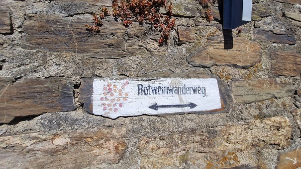 rotweinwanderweg.jpg