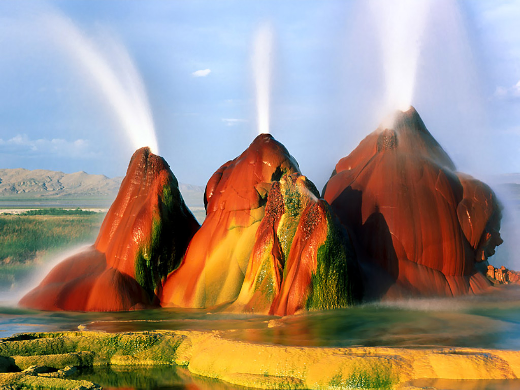 fly_geyser_2c_timed_exposure_2c_black_rock_....jpg