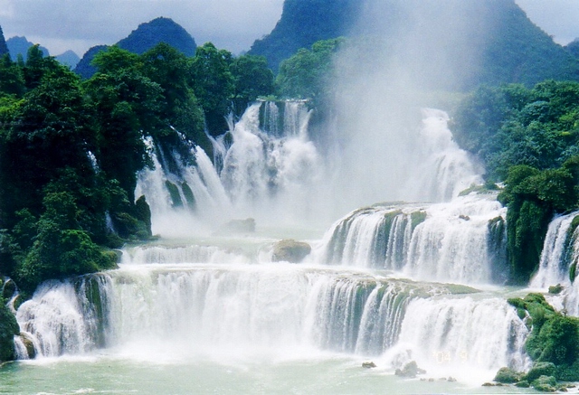 wasserfall_guilin_china.jpg