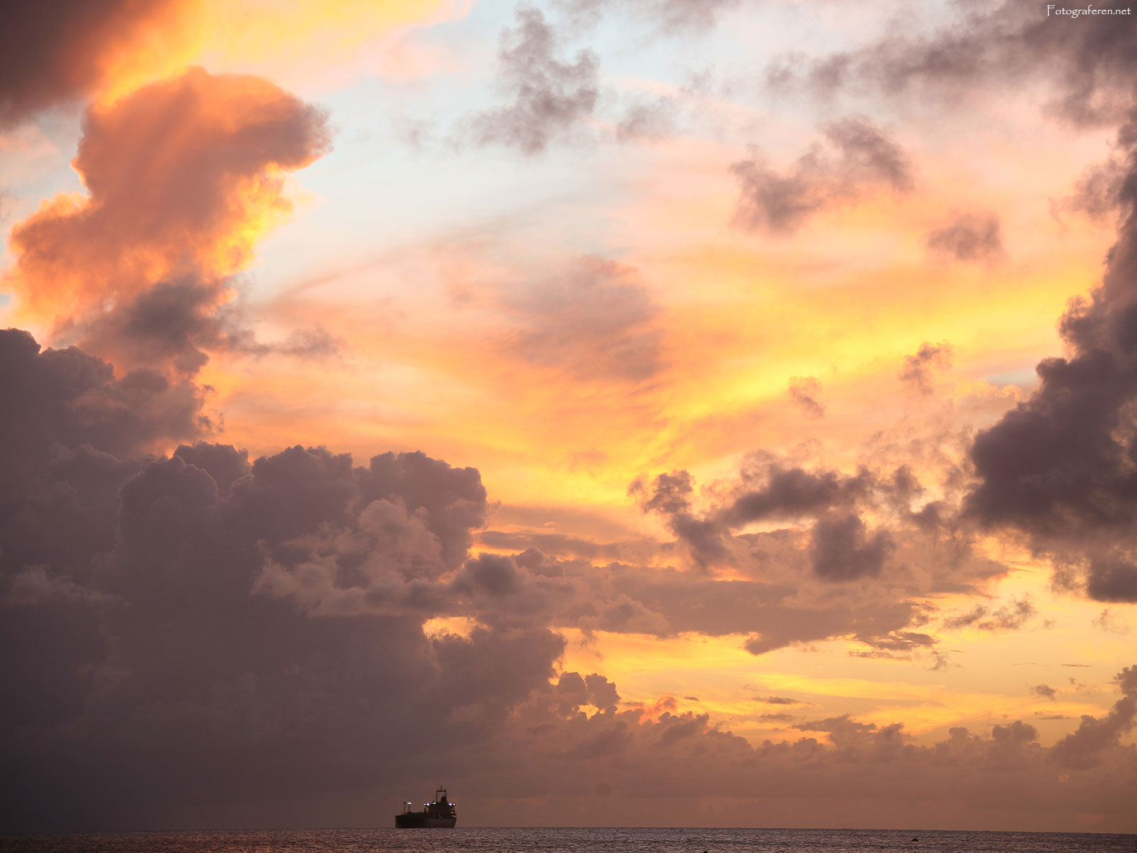 steustatius-sunset-2-xxl.jpg