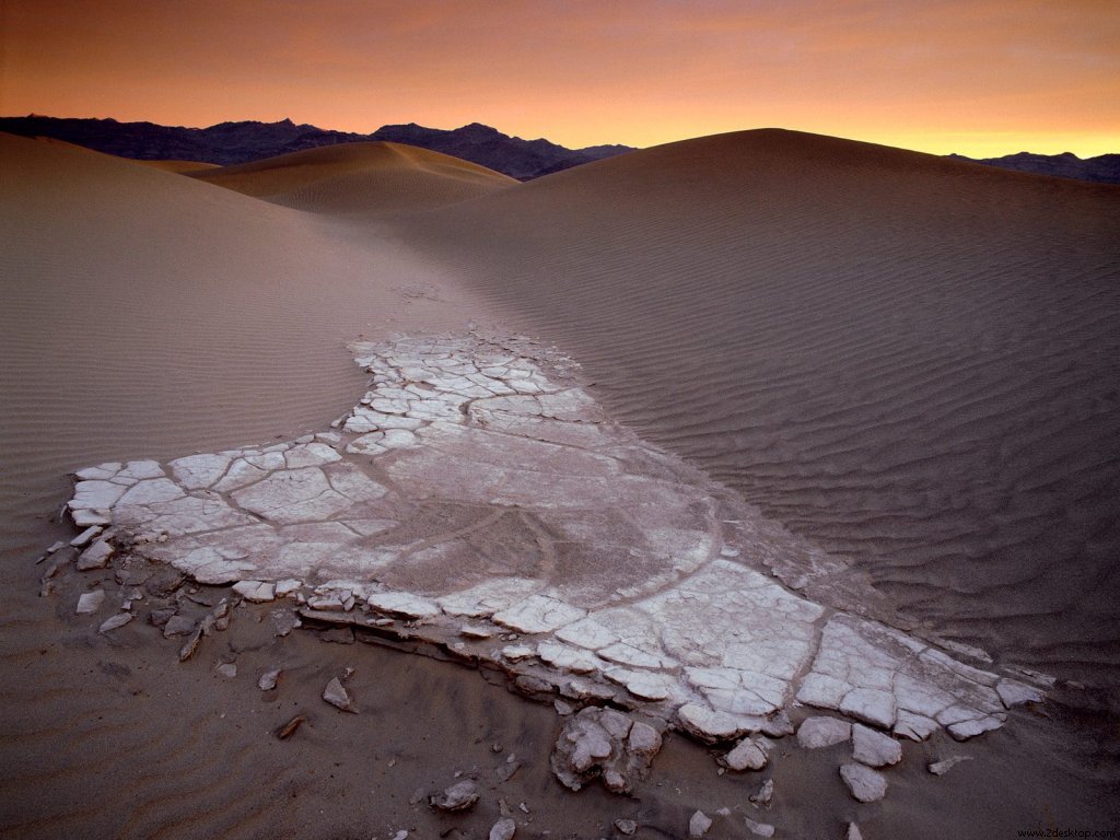 mesquite_sand_dunes_at_dawn__california_778....jpg