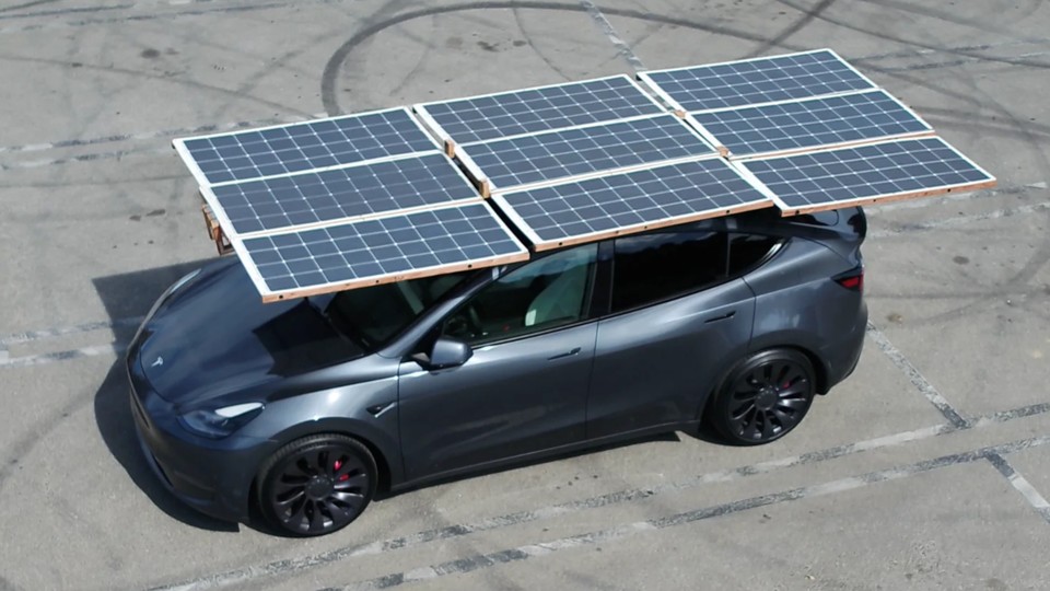 tesla-reddit-solar-panels-teaser_6273290.jpg