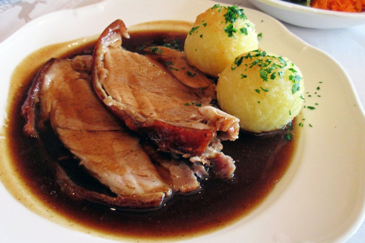 schweinsbraten_mit_kn__del__.jpg