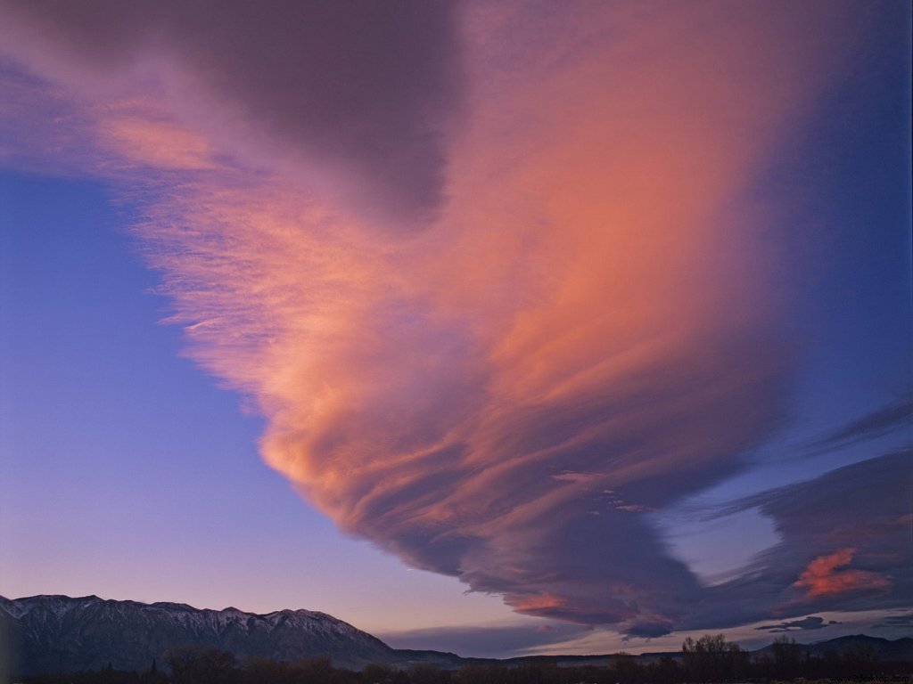 lenticular_cloud_sierra_nevada_range_california_....jpg