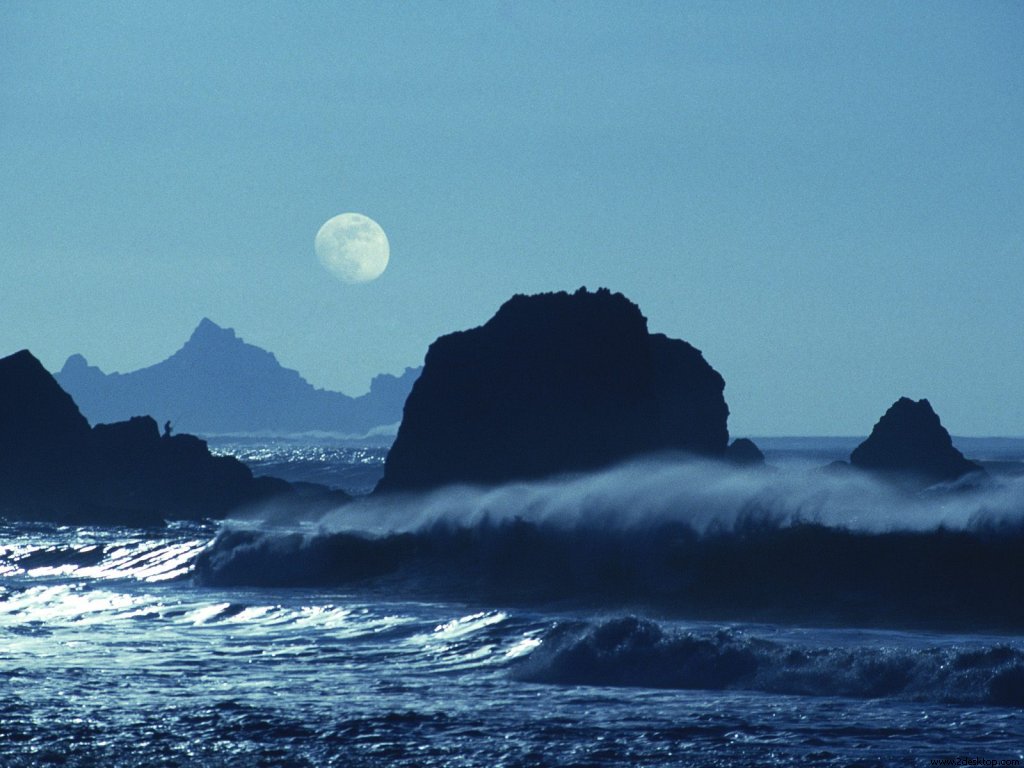 moon_over_rockaway_beach_california_7728_1....jpg