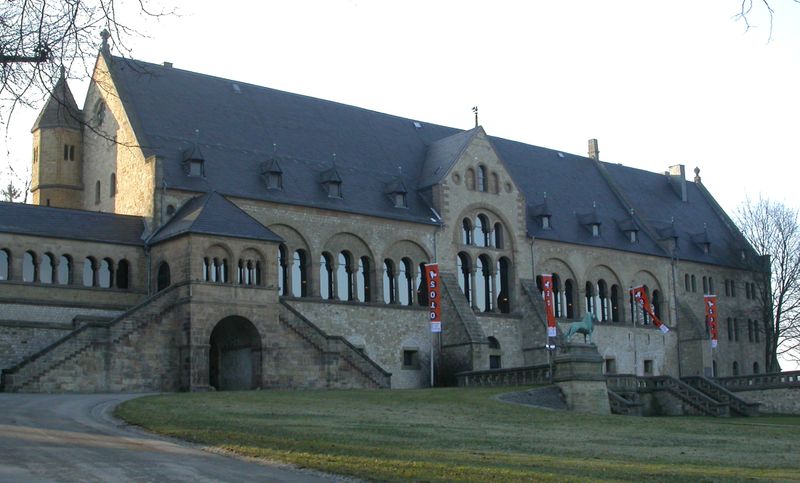 800px-goslar_kaiserpfalz.jpg