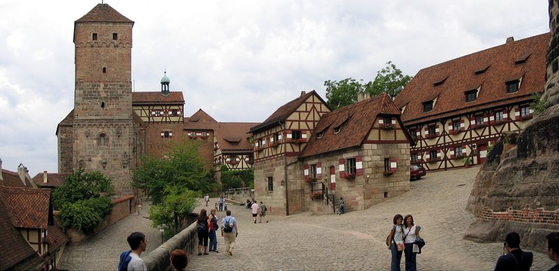 800px-nuernberg_burg_panorama_ptgui.jpg