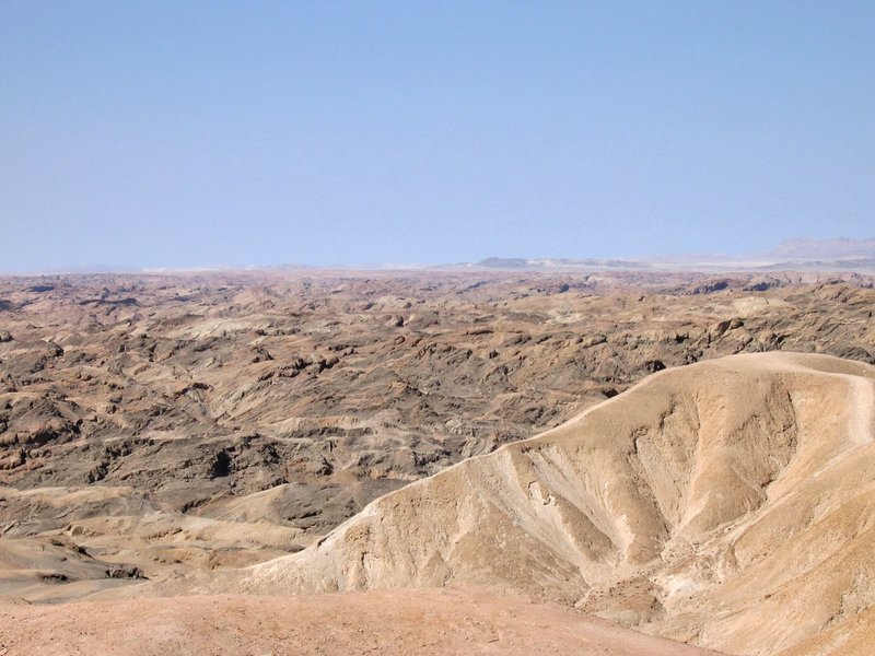 800px-mondlandschaft_namibia_03.jpg