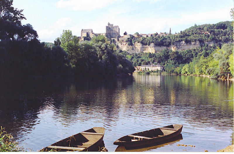 800px-dordogne___beynac.jpg