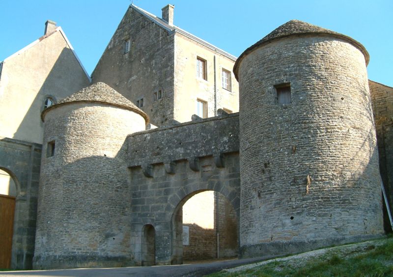 800px-flavigny-sur-ozerain.jpg