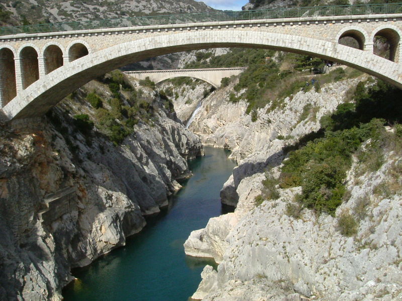 800px-pont_du_diable.jpg