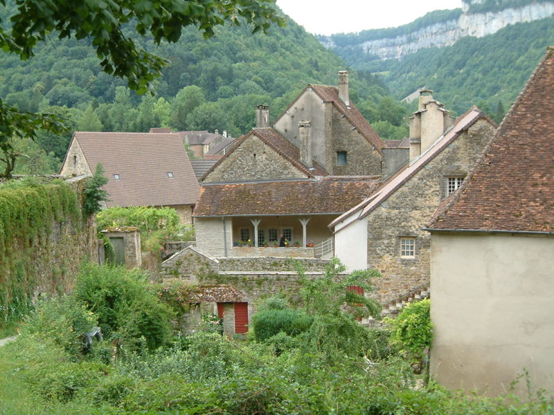 800px-village_de_baume-les-messieurs.jpg