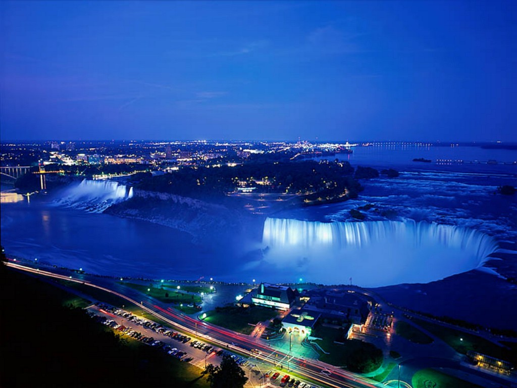 niagara_falls_at_night_2c_ontario_2c_canada.jpg