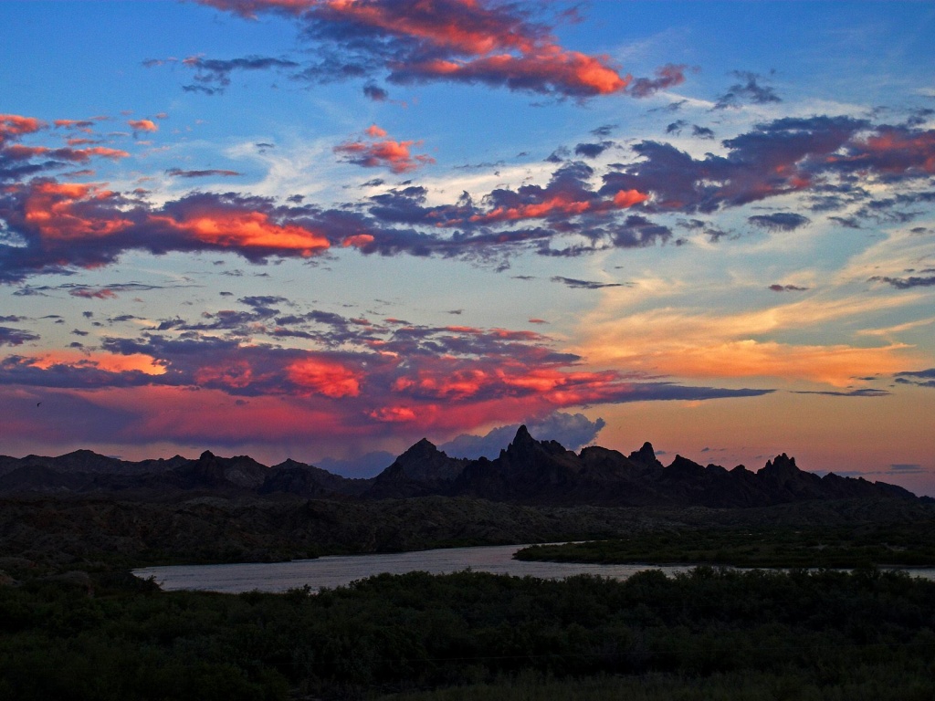 the_needle_mountains_colorado_river_needles_c....jpg