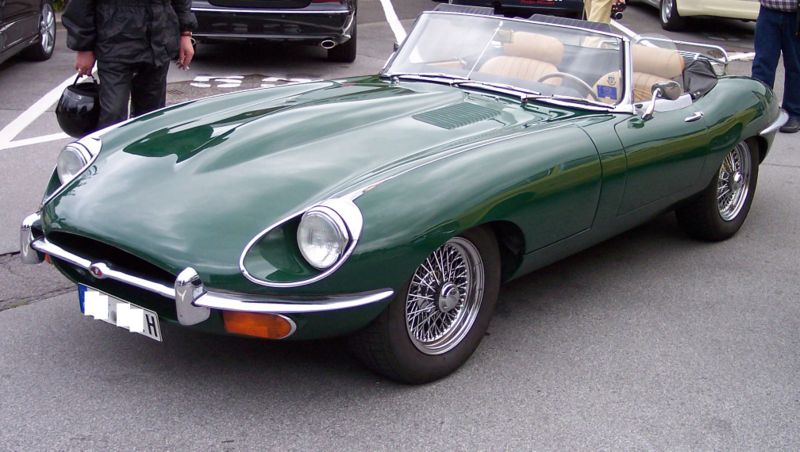 800px-jaguar_e-type_4.jpg