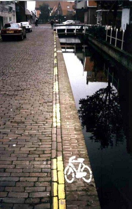 schmaler-radweg.jpg