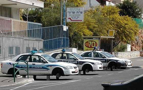 polizeiautos-ohne-reifen.jpg