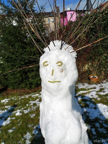 schneemannmitkopfschmerzen.jpg