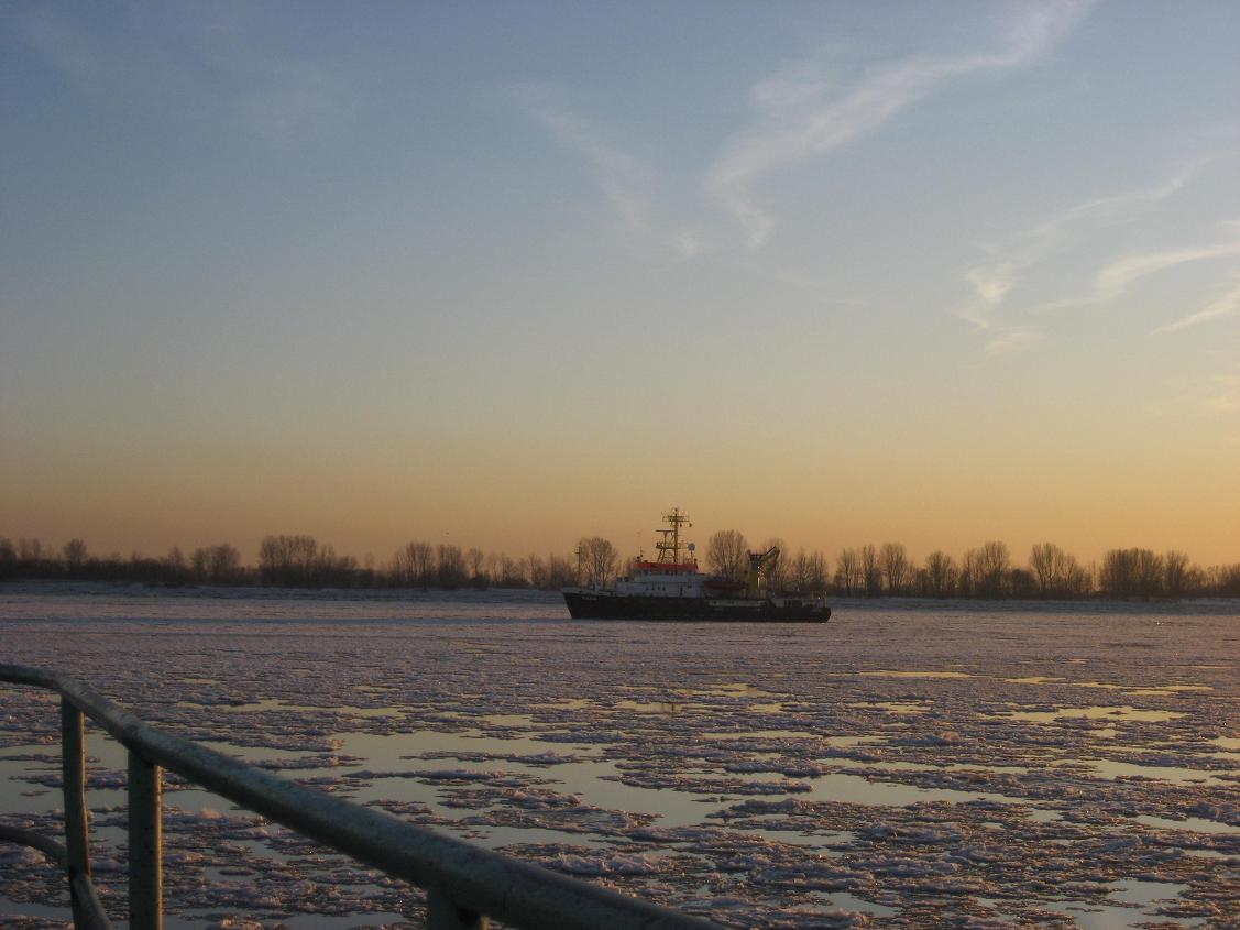 elbe_winter_2010_red.jpg