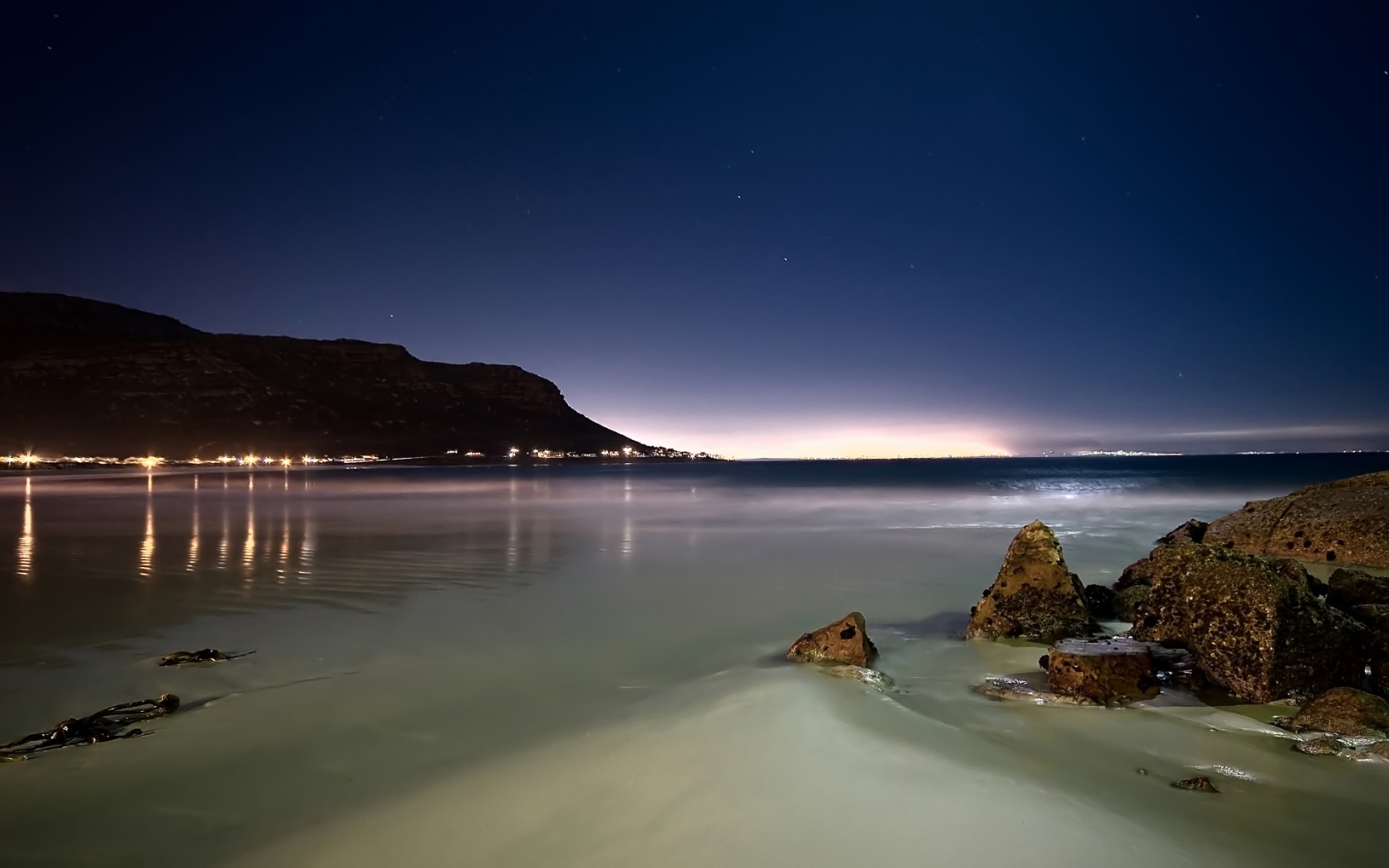 night_at_beach_1680_x_1050_widescreen.jpg