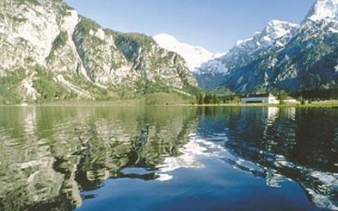 almsee-gruenau-im-almtal-oberoesterreich-....jpg
