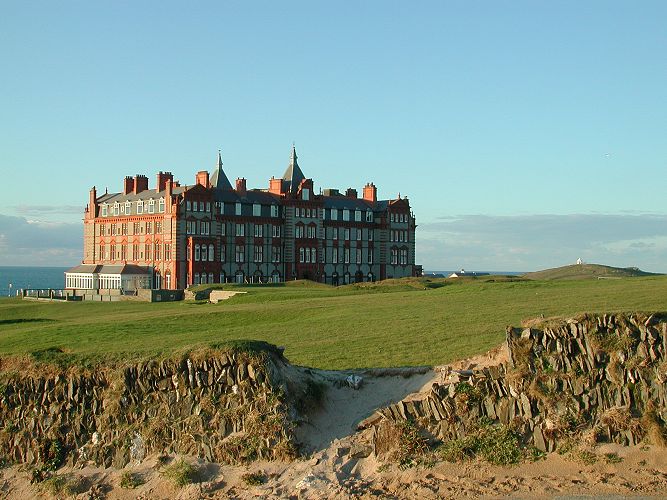 headland_hotel271200.jpg