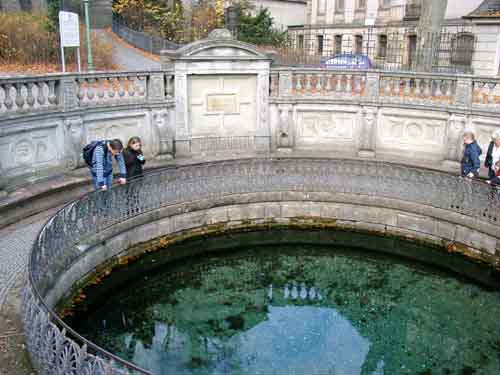 donauquelle_in_donaueschingen.jpg