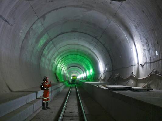 gotthard_tunnel_ab_2017_ist_57_km_lang.jpg