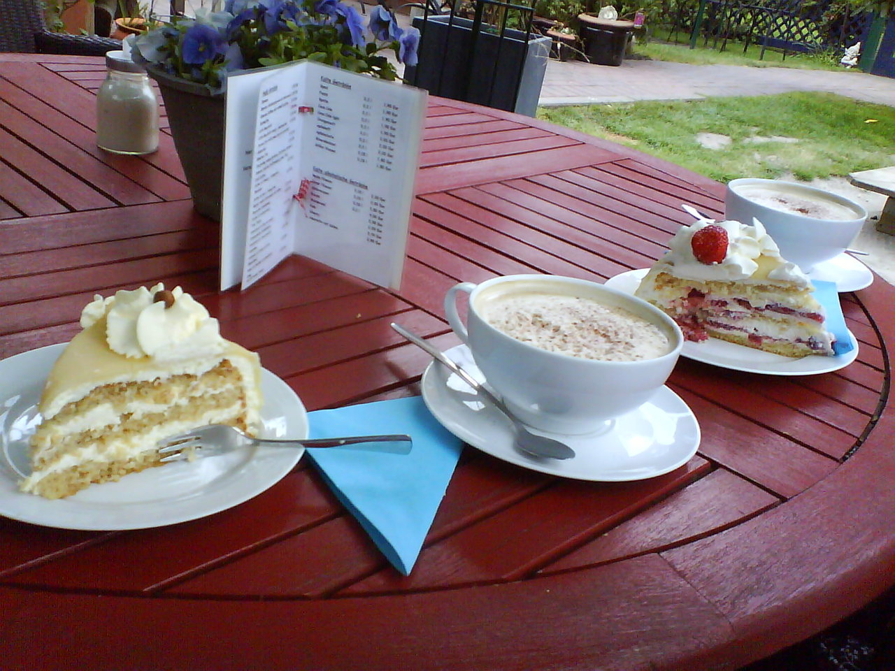 kuchenmitkaffee.jpg