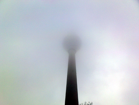 berliner_fernsehturm_im_nebel.jpg