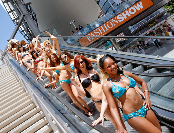 vegas-bikini-parade-8-600x400.jpg