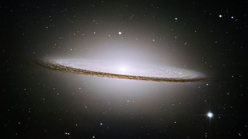 800px-m104_ngc4594_sombrero_galaxy_hi-res.jpg