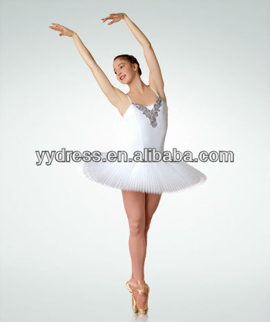 classic_black_white_swan_professional_tutu_sta....jpg