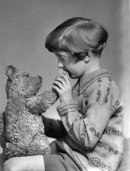 winnie_the_pooh_und_christopher_robin_ca.jpg