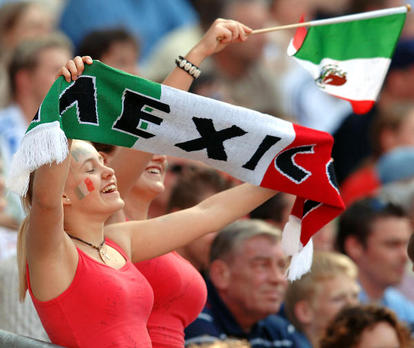 fussball-fans-mexiko-050626-dpa_gallery_348.jpg