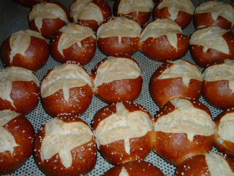 DSCF0393Laugenbrötchen.JPG