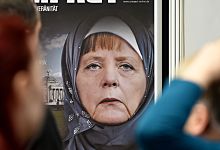 merkelimkopftuch.jpg