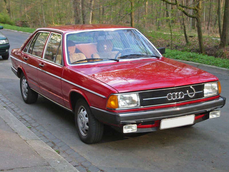 800px-Audi_100_c2_v_sst.jpg