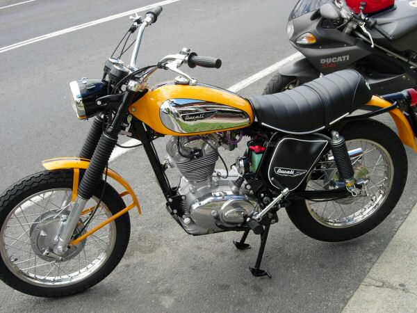 Ducati%20250%20Scrambler%201973.jpg